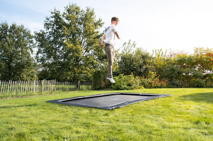 EXIT InTerra ebenerdiges Sports Trampolin 214x305 cm - schwarz Garten