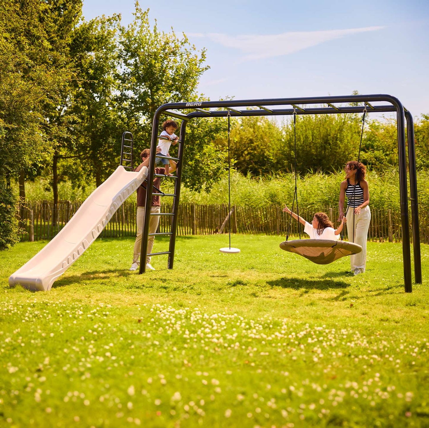 BERG PlayBase Large Horizontal Bar/Ladder with Baby Swing &amp; Nest Swing 