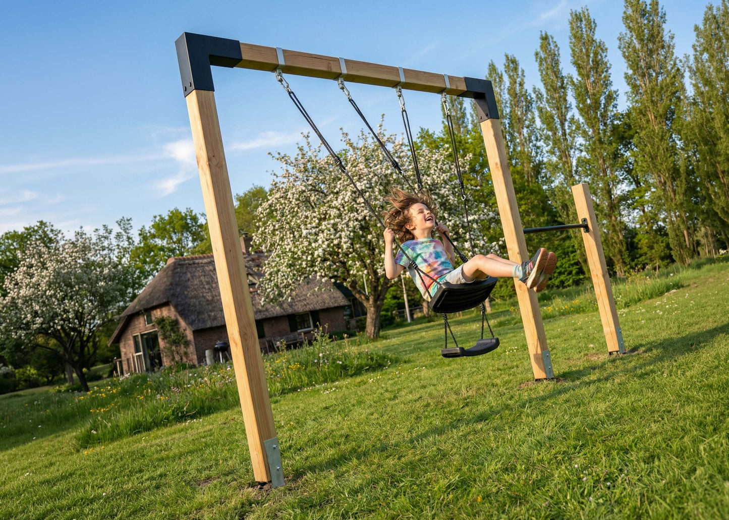 EXIT Ivy play tower with slide and swing