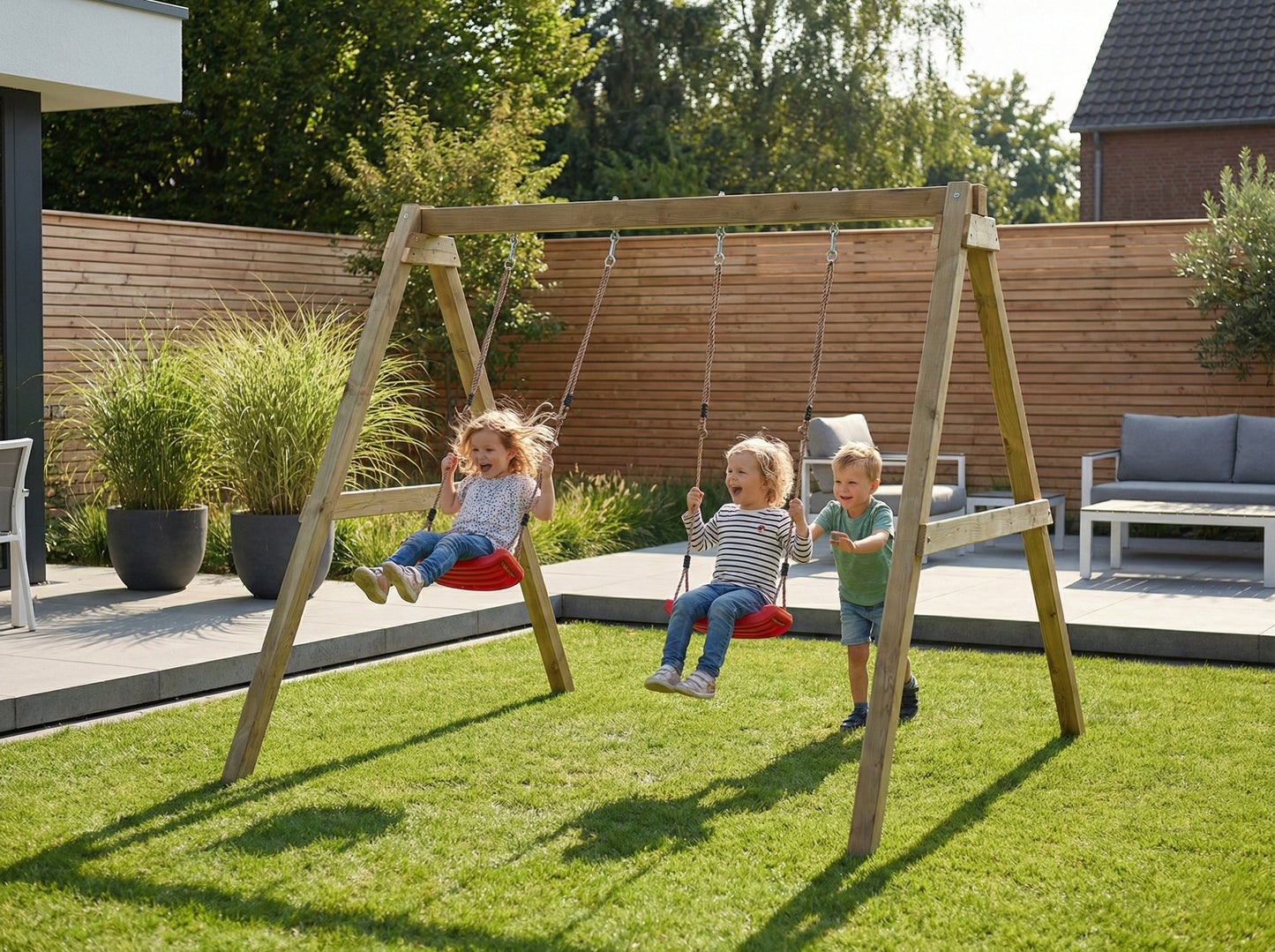 EXIT Ivy play tower with slide and swing