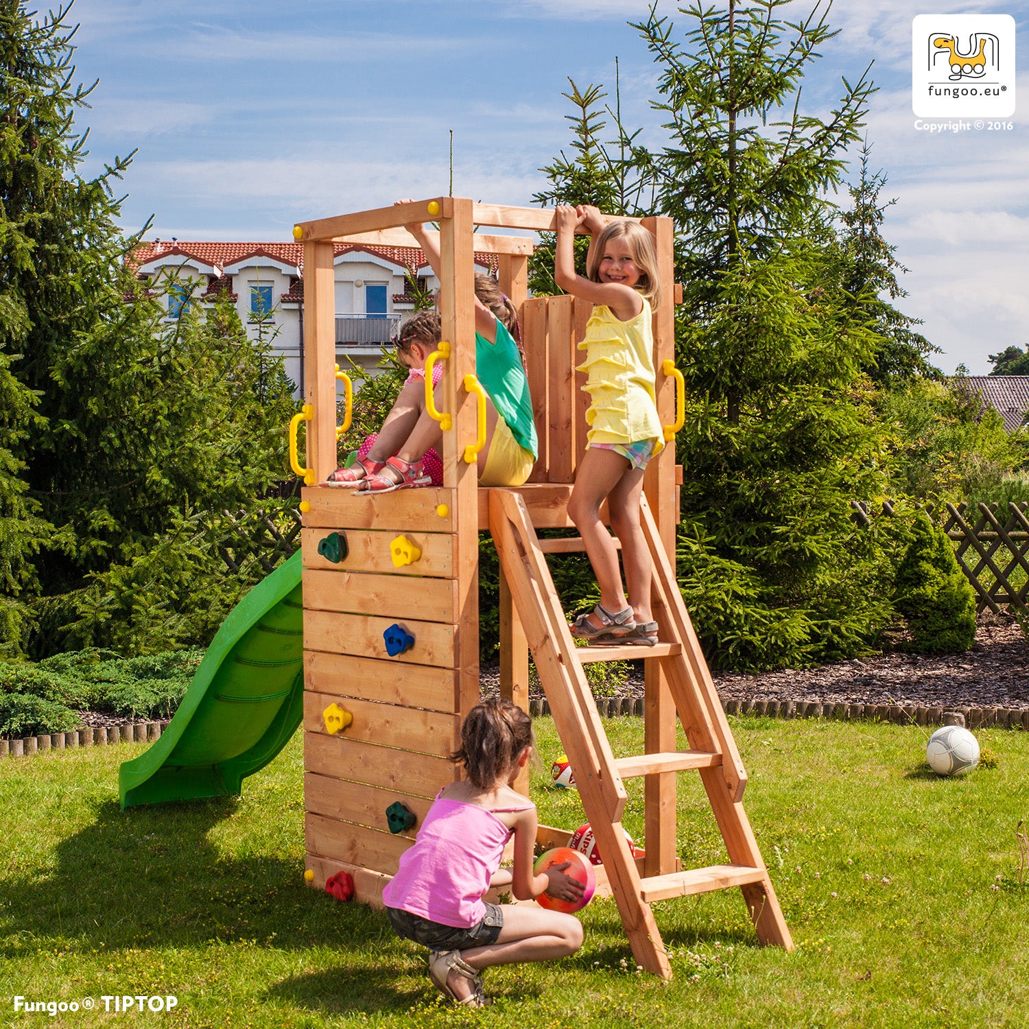 Spielturm TipTop mit Rutsche grün, Holzleiter und Kletterwand