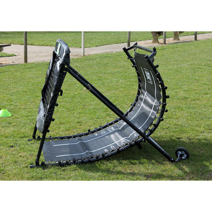 Exit Kickback Fußball Rebounder Outdoor Seite