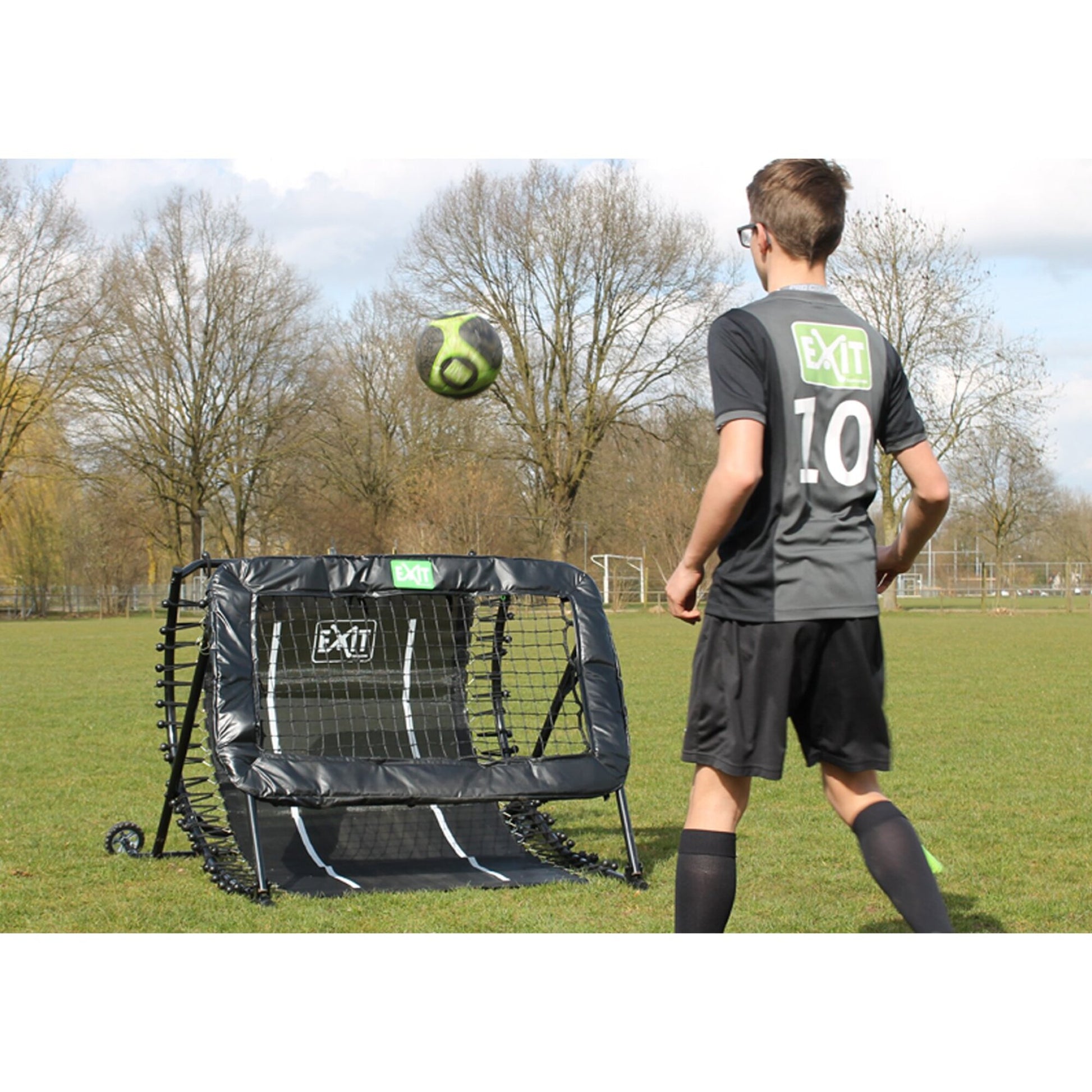 Exit Kickback Fußball Rebounder Outdoor 3